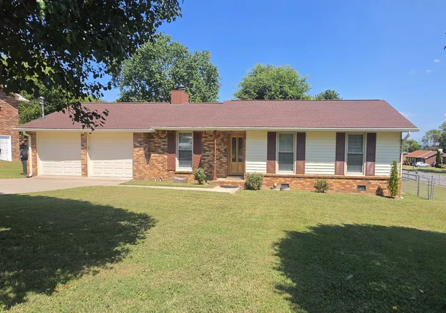 Photo 1 of Single family home for sale at 100 Shady View Dr, Hendersonville, TN 37075 | MLS# 3529089 | Listing updated on 2026-08-30