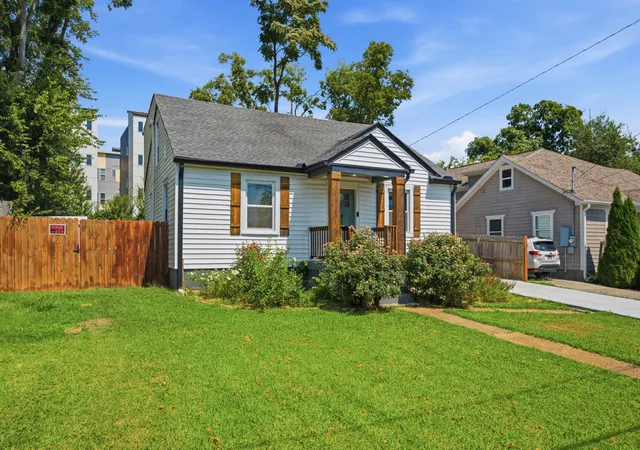Photo 3 of Single family home for sale at 813 Chickasaw Ave, Nashville, TN 37207 | MLS# 3530060 | Listing updated on 2026-09-05