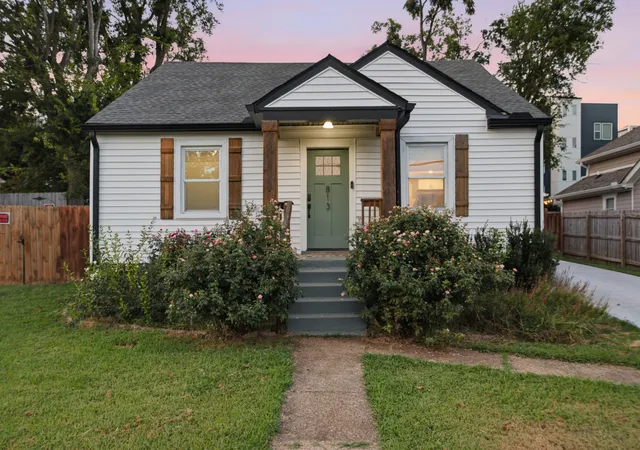 Photo 2 of Single family home for sale at 813 Chickasaw Ave, Nashville, TN 37207 | MLS# 3530060 | Listing updated on 2026-09-25