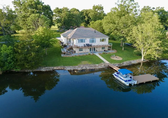 Photo 2 of Single family home for sale at 1018 Idlewild Dr, Sparta, TN 38583 | MLS# 3529017 | Listing updated on 2026-08-30