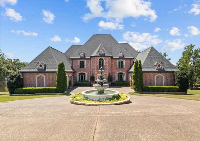Photo 2 of Mansion for sale at 140 Lake Shore Lane, Henderson, TN 38340 | MLS# 3529035 | Listing updated on 2026-08-29