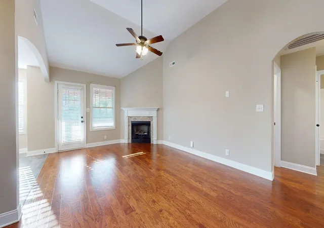 Photo 4 of Sale Pending at 2353 Colston Dr, Clarksville, TN 37042 | MLS# 3529038 | Listing updated on 2026-09-02