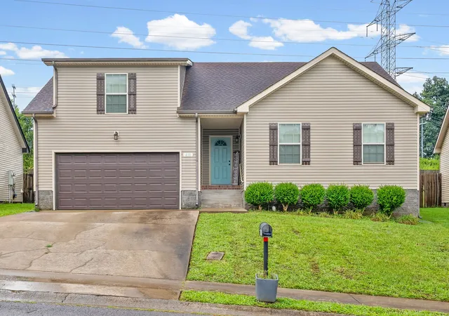 2nd image of 410 Zurich Ct, Clarksville, TN 37040 | MLS# 3529053