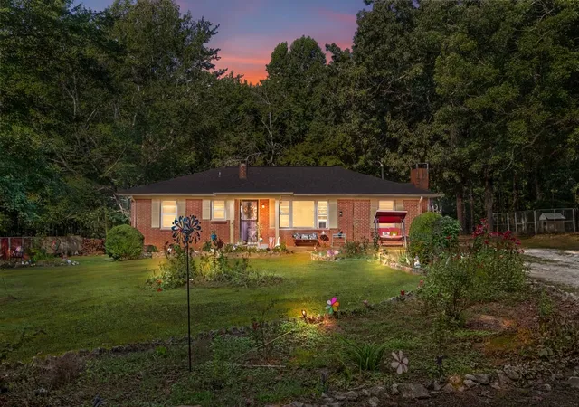 Single family home for sale at 3770 Flatwoods Rd, Camden, TN 38320 | MLS# 3542404