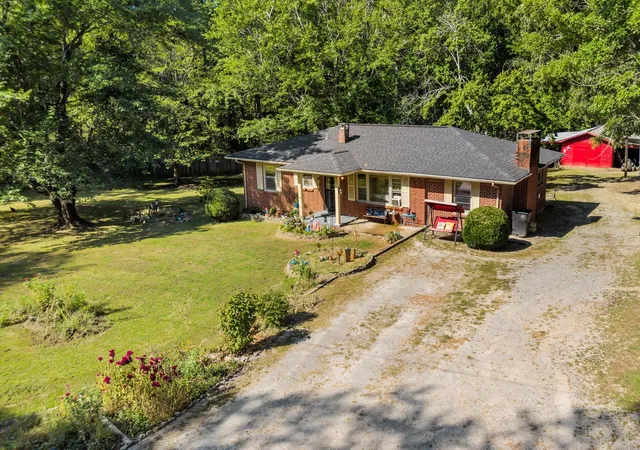Photo 2 of Single family home for sale at 3770 Flatwoods Rd, Camden, TN 38320 | MLS# 3542404 | Listing updated on 2026-10-06