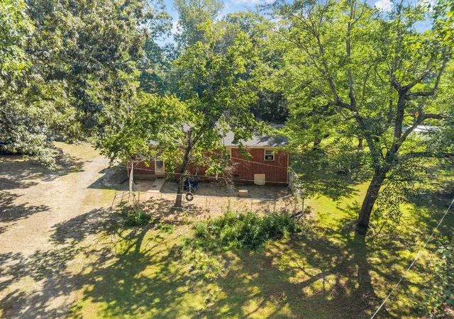 Photo 3 of Single family home for sale at 3770 Flatwoods Rd, Camden, TN 38320 | MLS# 3542404 | Listing updated on 2026-10-06