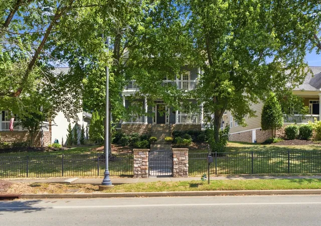Photo 2 of Single family home for sale at 3026 Oxford Glen Dr, Franklin, TN 37067 | MLS# 3546094 | Listing updated on 2026-09-28