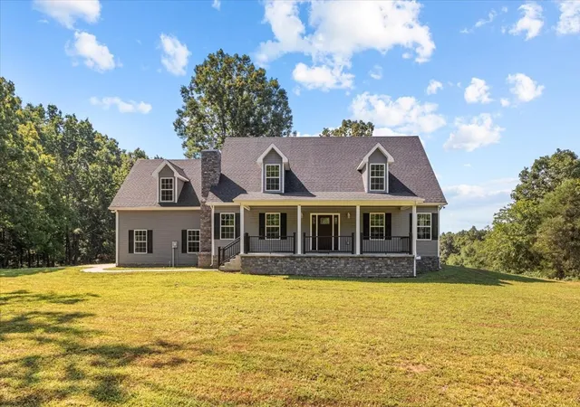 Photo 4 of Single family home for sale at 718 Darrell Rye Rd, Erin, TN 37061 | MLS# 3529131 | Listing updated on 2026-10-13