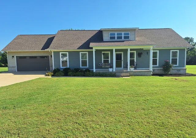 Photo 1 of Single family home for sale at 254 W Laurel Dr, Lawrenceburg, TN 38464 | MLS# 3530332 | Listing updated on 2026-09-07