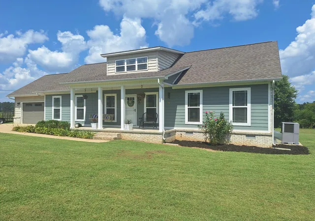 Photo 3 of Single family home for sale at 254 W Laurel Dr, Lawrenceburg, TN 38464 | MLS# 3530332 | Listing updated on 2026-09-07