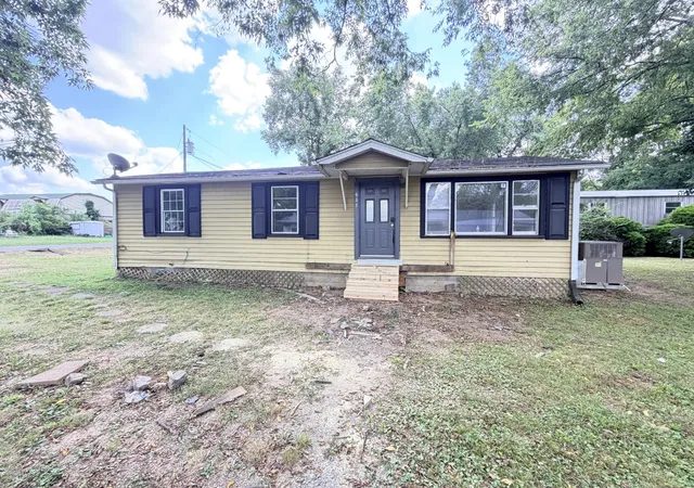 Photo 1 of Single family home for sale at 601 Demoss St, Gallatin, TN 37066 | MLS# 3529132 | Listing updated on 2026-09-18