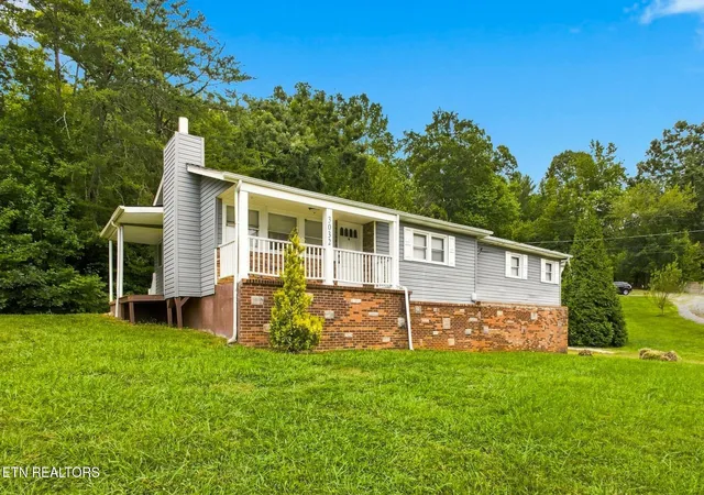 Photo 3 of Single family home for sale at 3032 Bakertown Rd, Knoxville, TN 37931 | MLS# 3615188 | Listing updated on 2026-10-08