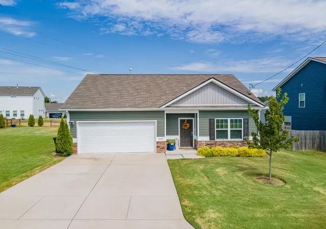 Photo 1 of Single family home for sale at 2205 Zeva Cir, Columbia, TN 38401 | MLS# 3592017 | Listing updated on 2026-10-06