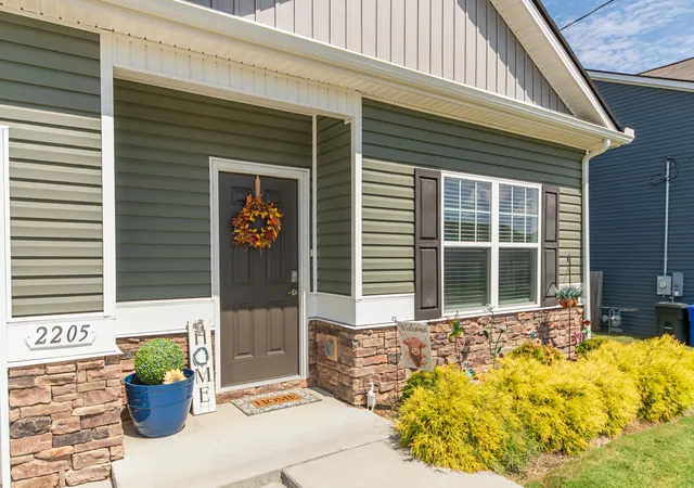 Photo 3 of Single family home for sale at 2205 Zeva Cir, Columbia, TN 38401 | MLS# 3592017 | Listing updated on 2026-10-10