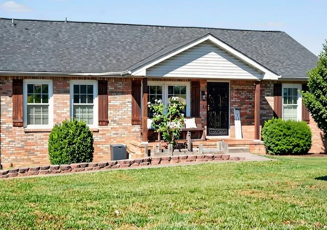 Photo 1 of Single family home for sale at 1310 Sonja Dr, Clarksville, TN 37042 | MLS# 3531687 | Listing updated on 2026-10-25