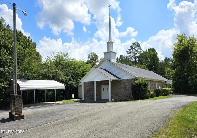 Photo 2 of Single family home for sale at 295 Shadden Rd, Tellico Plains, TN 37385 | MLS# 3529173 | Listing updated on 2026-09-13