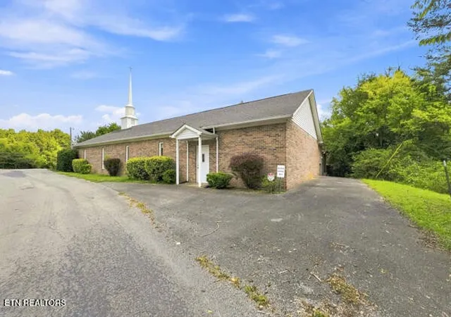 Photo 4 of Single family home for sale at 295 Shadden Rd, Tellico Plains, TN 37385 | MLS# 3529173 | Listing updated on 2026-09-13