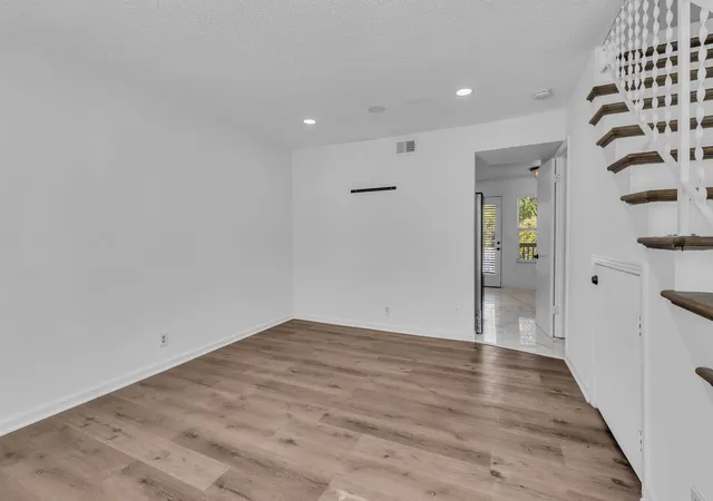 Photo 3 of Single family home for sale at 1724 Nubell St, Nashville, TN 37208 | MLS# 3627673 | Listing updated on 2026-10-28