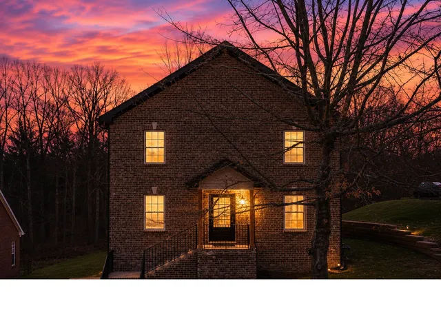 Photo 2 of Single family home for sale at 6709 Autumn Oaks Dr, Brentwood, TN 37027 | MLS# 3529464 | Listing updated on 2026-09-19