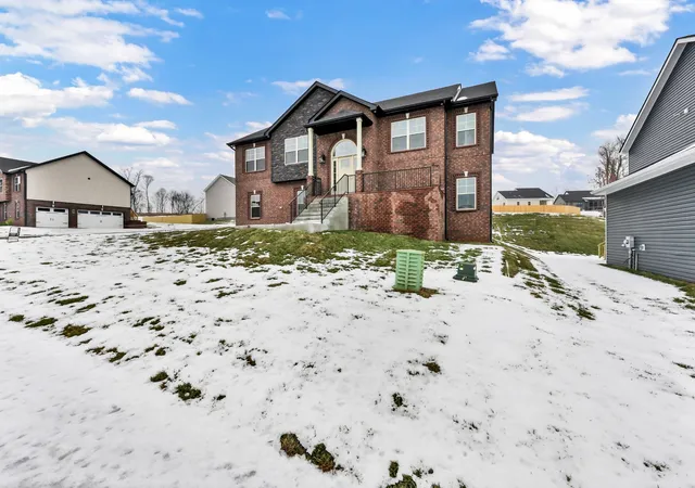 Photo 3 of Single family home for sale at 292 Cardinal Creek, Clarksville, TN 37040 | MLS# 3529180 | Listing updated on 2026-08-30