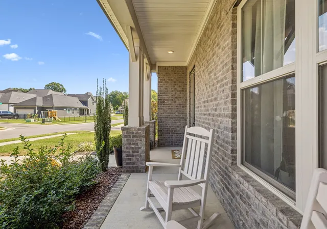 Photo 4 of Single family home for sale at 102 Stonehaven Way, Hendersonville, TN 37075 | MLS# 3529488 | Listing updated on 2026-09-07