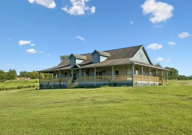 Photo 3 of Single family home for sale at 2118 Castelow Rd, Greenbrier, TN 37073 | MLS# 3538385 | Listing updated on 2026-09-03