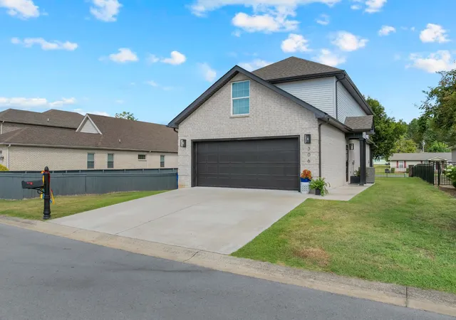 Photo 2 of Single family home for sale at 306 Celebration St, Shelbyville, TN 37160 | MLS# 3529277 | Listing updated on 2026-08-30