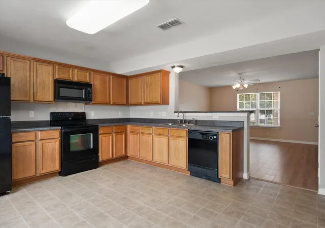 Listing Photo 4 - Condo for sale in building located at 3138 Shaylin Xing, Murfreesboro, TN 37128
