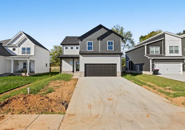 Photo 2 of Single family home for sale at 305 Wesson Dr, Clarksville, TN 37043 | MLS# 3530937 | Listing updated on 2026-09-30