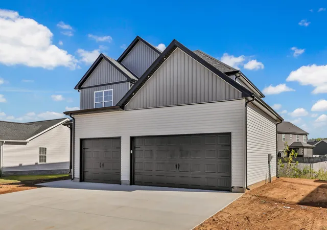 Photo 2 of Single family home for sale at 130 Monaghan Dr, Clarksville, TN 37042 | MLS# 3544477 | Listing updated on 2026-10-07