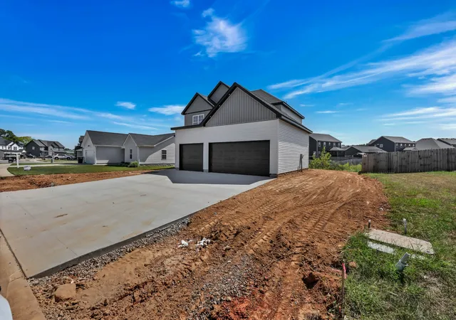 Photo 3 of Single family home for sale at 130 Monaghan Dr, Clarksville, TN 37042 | MLS# 3544477 | Listing updated on 2026-09-19