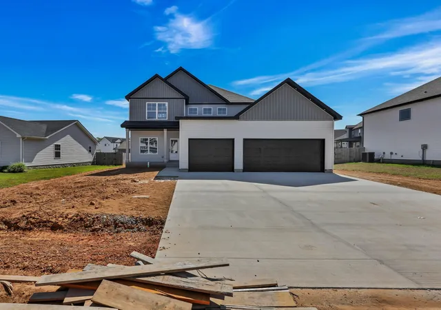 Photo 3 of Single family home for sale at 130 Monaghan Dr, Clarksville, TN 37042 | MLS# 3544477 | Listing updated on 2026-09-19