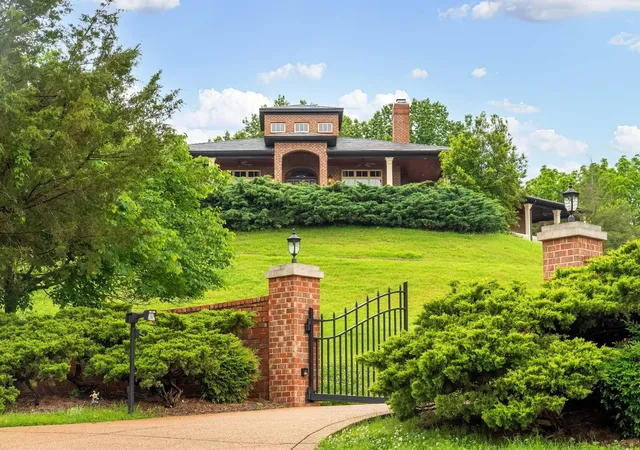 Photo 3 of Single family home for sale at 106b Timber Hills Rd, Hendersonville, TN 37075 | MLS# 3529351 | Listing updated on 2026-09-13