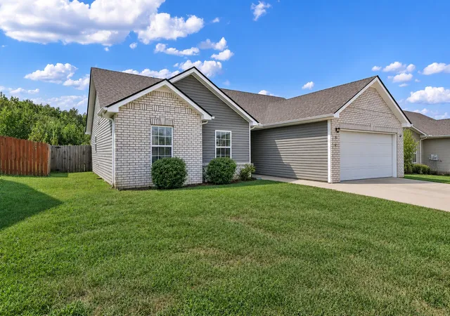 Photo 1 of Single family home for sale at 612 Hollow Crst, Clarksville, TN 37042 | MLS# 3529266 | Listing updated on 2026-09-07