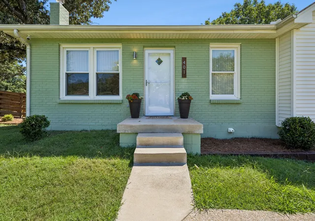 Photo 1 of Single family home for sale at 401 Bluebird Ln, Dickson, TN 37055 | MLS# 3531841 | Listing updated on 2026-09-04