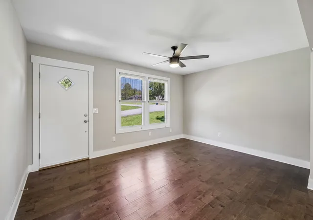 Photo 3 of Single family home for sale at 401 Bluebird Ln, Dickson, TN 37055 | MLS# 3531841 | Listing updated on 2026-09-04