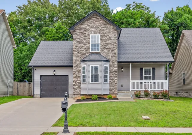 Photo 3 of Single family home for sale at 654 Fox Hound Dr, Clarksville, TN 37040 | MLS# 3529790 | Listing updated on 2026-08-31