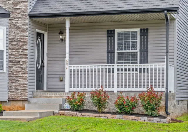 Photo 4 of Single family home for sale at 654 Fox Hound Dr, Clarksville, TN 37040 | MLS# 3529790 | Listing updated on 2026-08-31