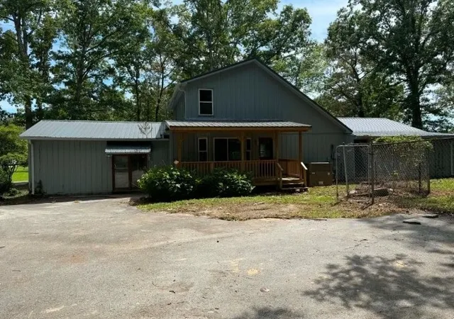 Photo 3 of Single family home for sale at 761 Carole Anne Dr, Woodbury, TN 37190 | MLS# 3529356 | Listing updated on 2026-09-29