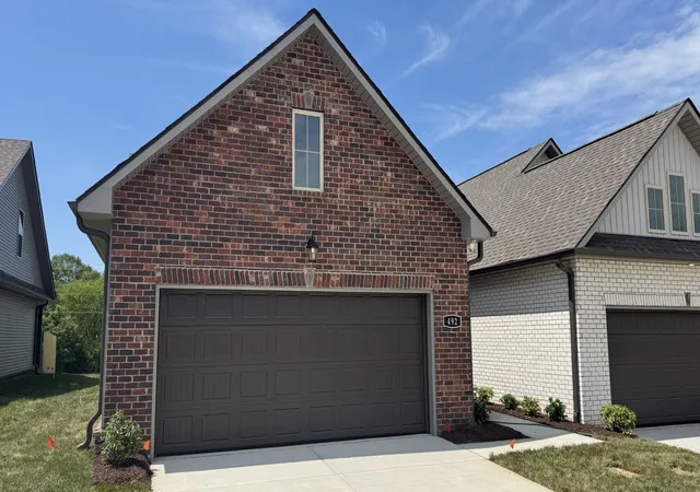 Photo 2 of Townhouse for sale at 492 W Foxrun, Springfield, TN 37172 | MLS# 3530694 | Listing updated on 2026-09-26