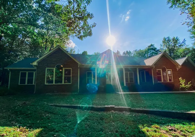Photo 3 of Single family home for sale at 1006 Clearview Pt, Cottontown, TN 37048 | MLS# 3529330 | Listing updated on 2026-10-05