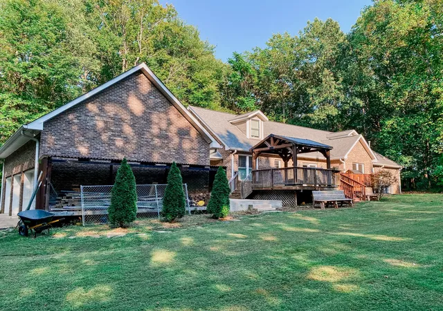 Photo 3 of Single family home for sale at 1006 Clearview Pt, Cottontown, TN 37048 | MLS# 3529330 | Listing updated on 2026-10-05