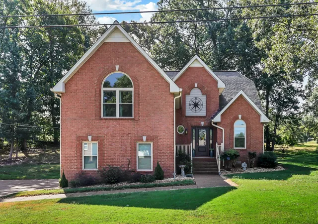 Photo 1 of Single family home for sale at 215 S Aztec Dr, White House, TN 37188 | MLS# 3529365 | Listing updated on 2026-09-13