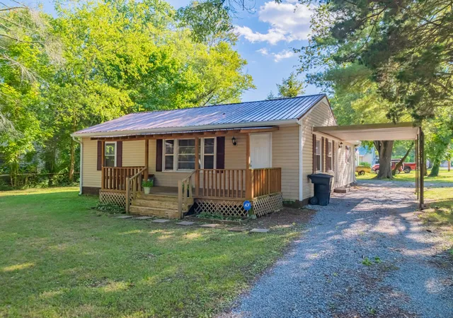 Photo 2 of Single family home for sale at 200 Gentry St, Tullahoma, TN 37388 | MLS# 3529400 | Listing updated on 2026-08-31