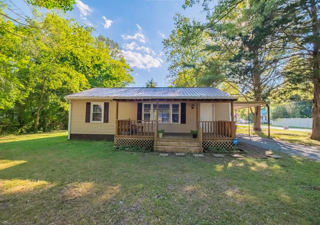 Photo 3 of Single family home for sale at 200 Gentry St, Tullahoma, TN 37388 | MLS# 3529400 | Listing updated on 2026-08-31