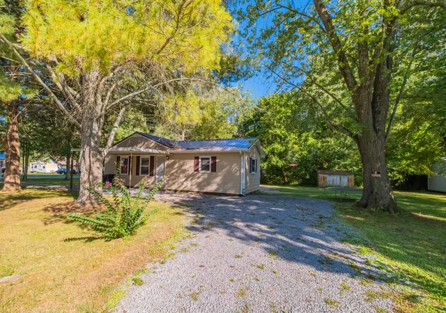 Photo 4 of Single family home for sale at 200 Gentry St, Tullahoma, TN 37388 | MLS# 3529400 | Listing updated on 2026-08-31