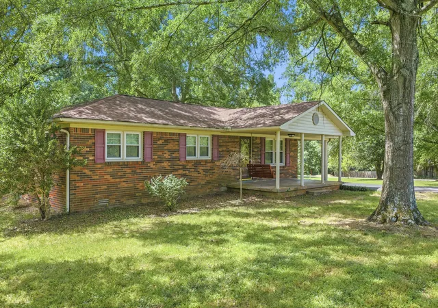 Photo 1 of Single family home for sale at 140 Butler Rd, Parsons, TN 38363 | MLS# 3542738 | Listing updated on 2026-10-29