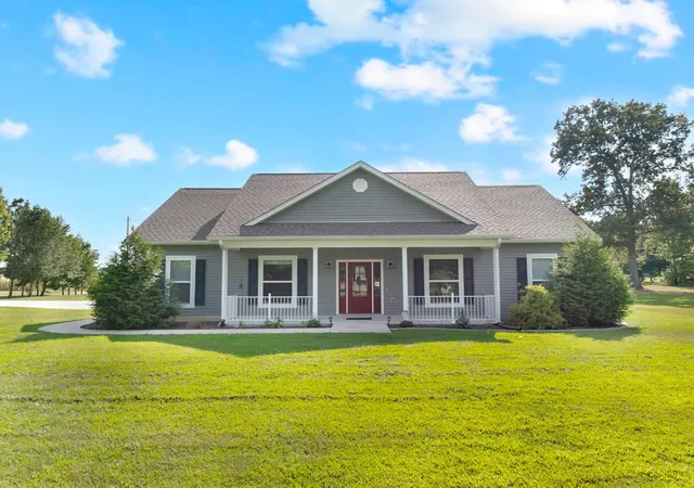 Photo 1 of Single family home for sale at 1571 Raysville Rd, Tullahoma, TN 37388 | MLS# 3529439 | Listing updated on 2026-09-21
