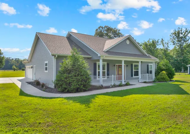 Photo 2 of Single family home for sale at 1571 Raysville Rd, Tullahoma, TN 37388 | MLS# 3529439 | Listing updated on 2026-09-21