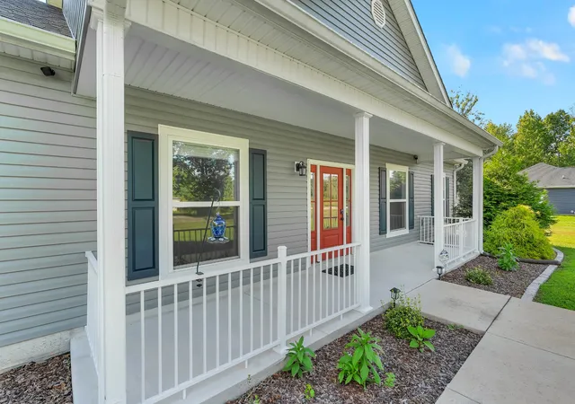 Photo 3 of Single family home for sale at 1571 Raysville Rd, Tullahoma, TN 37388 | MLS# 3529439 | Listing updated on 2026-09-21